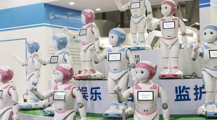 Trump signals he favours less confrontation with China on tech 