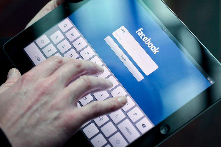 Facebook repeats warning about slower ad growth; shares drop 