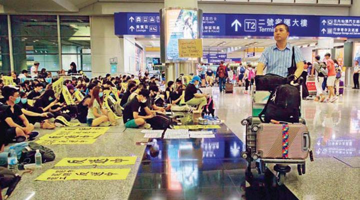 Hong Kong assets turn toxic as trade war, protests cloud outlook