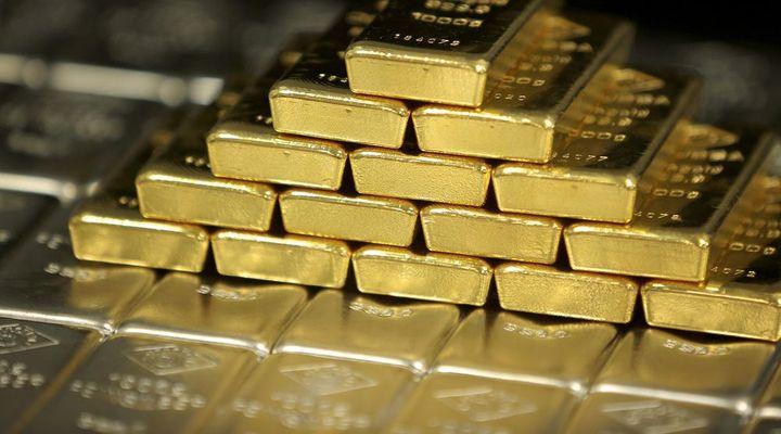 Gold prices hit seven year high, set to shine brighter amid uncertainties
