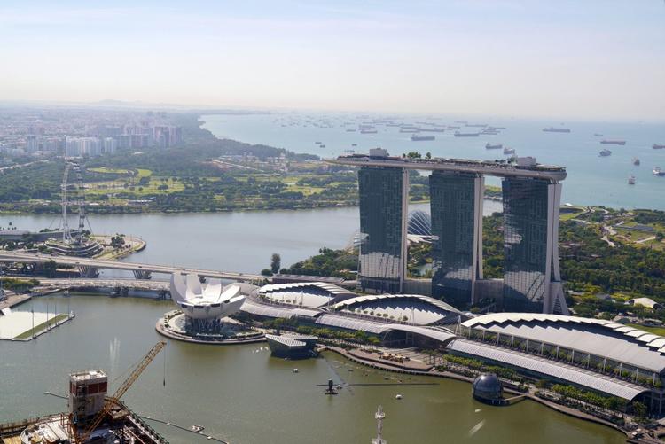 Macquarie remains ‘constructive’ on Singapore equities for 2025, sets STI target of 4,000  