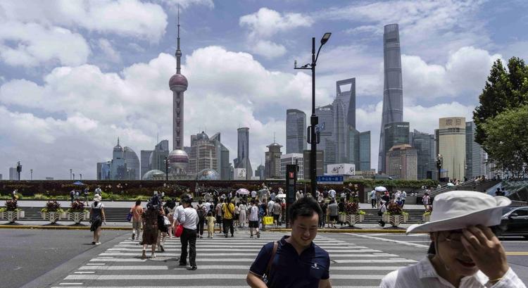 Chinese stocks drop suddenly as investors await US trade talks