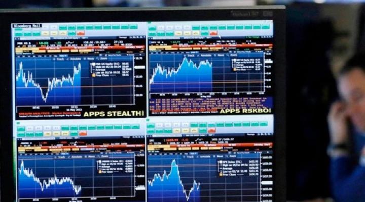 Right timing: STI approaches resistance; indicators overbought