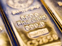 Central banks counter economic jitters the golden way