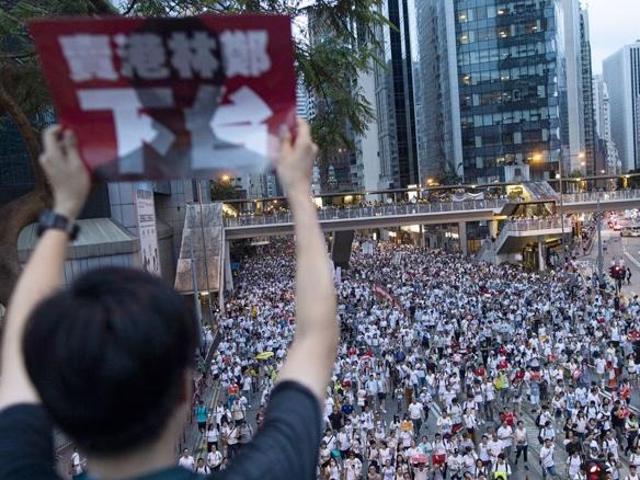 Hong Kong suspends China extradition bill
