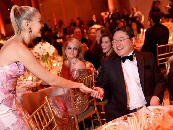 Dr M can't confirm reports of Jho Low's detention in China; arrest warrants for ex-1MDB executives Loo and Tang issued