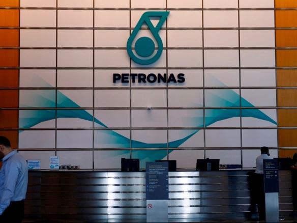 Malaysia's Petronas buys 25% stake in LNG Canada project