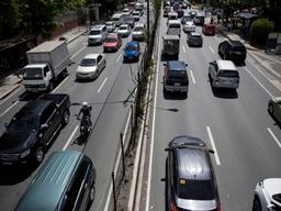 Grab rivals rush into Philippine gridlock after Deal with Uber