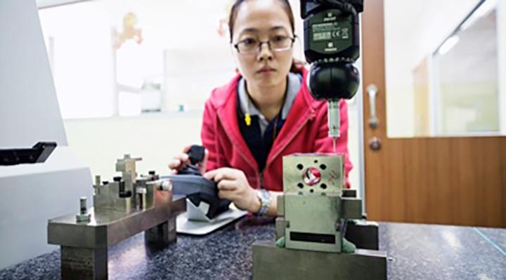 Singapore factory output surprises with small gain in September