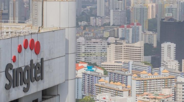 Singtel said to be talking to Grab on Singapore digital bank bid