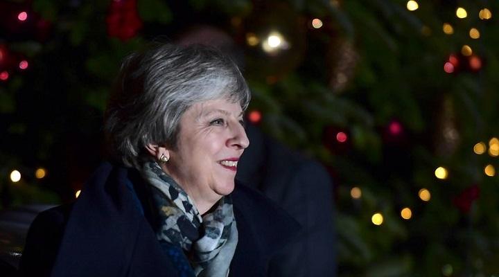 May survives confidence vote, to face uphill struggle in Brexit