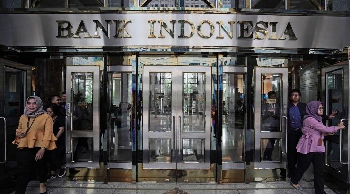 Emerging-market stock index falls back below its 200-day average