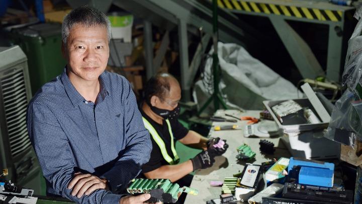 Sen Yue suspends trading as boardroom fight spills into the open